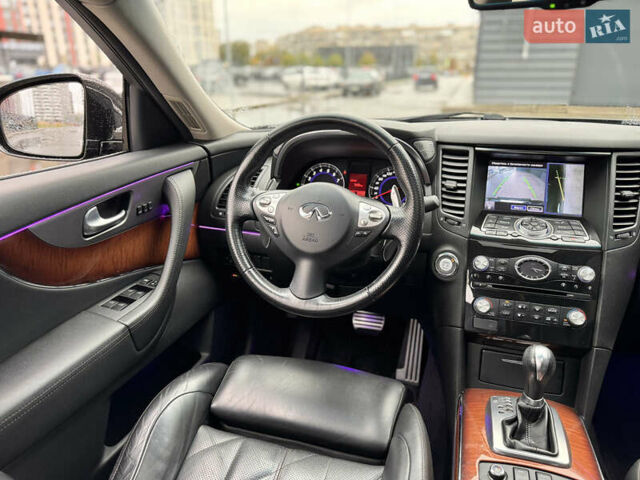 Инфинити ФХ 50 2010 в Киеве на Automoto.ua Черный Инфинити ФХ 50, объемом двигателя 5 л и пробегом 65 тыс. км за 19500 $, фото 23 на Automoto.ua