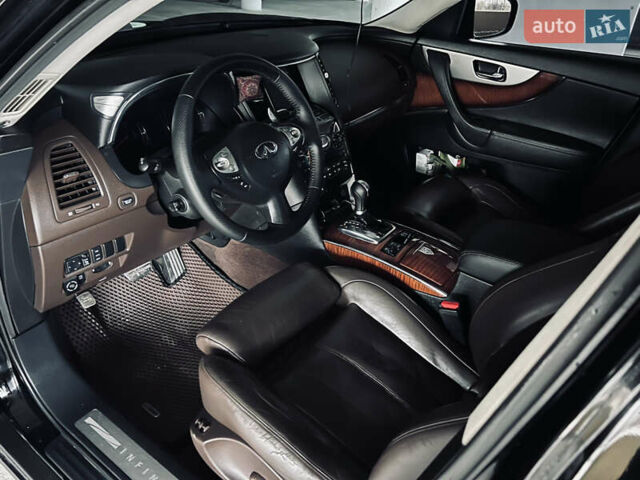 Чорний Інфініті ФХ 50, об'ємом двигуна 5.03 л та пробігом 194 тис. км за 15700 $, фото 13 на Automoto.ua