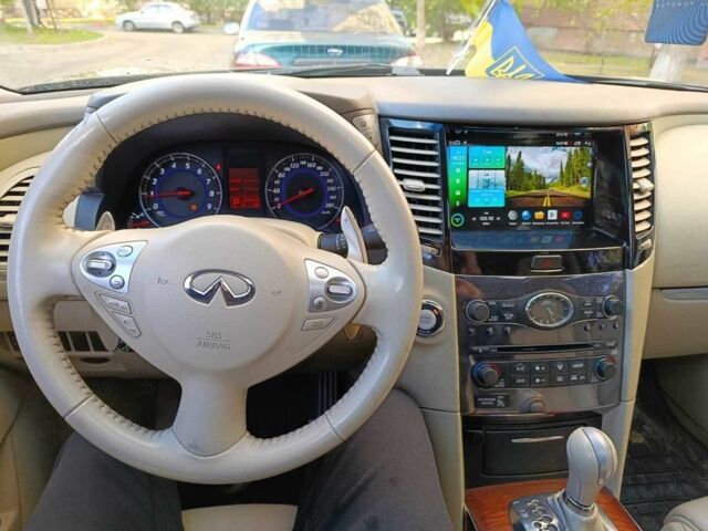 Черный Инфинити ФХ 50, объемом двигателя 5 л и пробегом 205 тыс. км за 13900 $, фото 5 на Automoto.ua