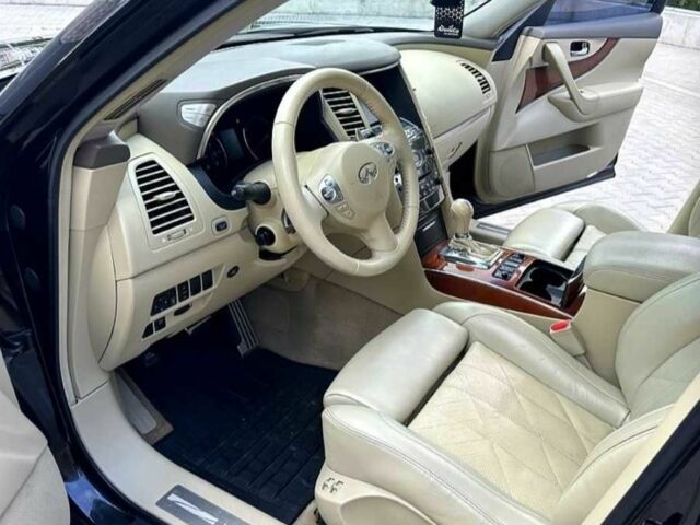 Чорний Інфініті ФХ 50, об'ємом двигуна 5 л та пробігом 205 тис. км за 14900 $, фото 4 на Automoto.ua