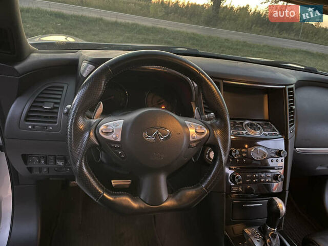 Сірий Інфініті ФХ 50, об'ємом двигуна 5.03 л та пробігом 196 тис. км за 14900 $, фото 11 на Automoto.ua