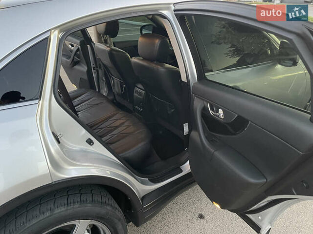 Сірий Інфініті ФХ 50, об'ємом двигуна 5.03 л та пробігом 196 тис. км за 14900 $, фото 16 на Automoto.ua