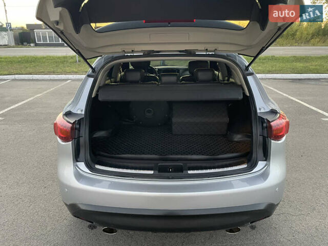 Сірий Інфініті ФХ 50, об'ємом двигуна 5.03 л та пробігом 196 тис. км за 14900 $, фото 18 на Automoto.ua