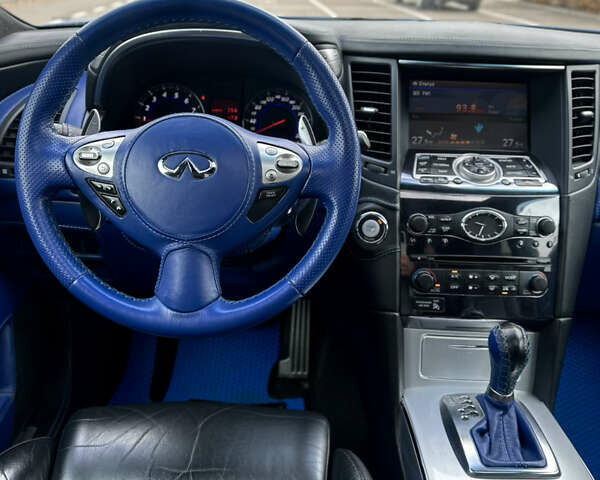 Синий Инфинити ФХ 50, объемом двигателя 5 л и пробегом 134 тыс. км за 11500 $, фото 6 на Automoto.ua