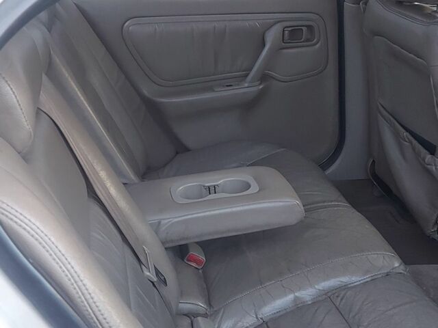 Белый Инфинити G25, объемом двигателя 2 л и пробегом 200 тыс. км за 1189 $, фото 1 на Automoto.ua