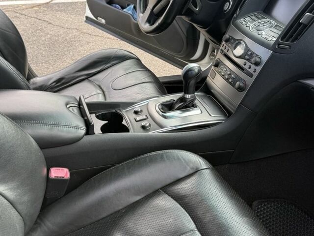 Инфинити G25 2010 в Киеве на Automoto.ua Белый Инфинити G25, объемом двигателя 2.5 л и пробегом 229 тыс. км за 9700 $, фото 4 на Automoto.ua