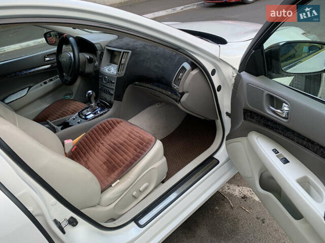 Білий Інфініті G25, об'ємом двигуна 2.5 л та пробігом 170 тис. км за 6900 $, фото 8 на Automoto.ua