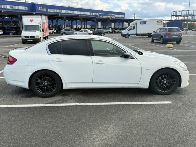 Инфинити G25 2010 в Киеве на Automoto.ua Белый Инфинити G25, объемом двигателя 2.5 л и пробегом 229 тыс. км за 9700 $, фото 2 на Automoto.ua