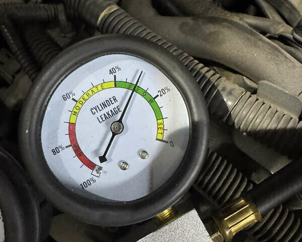 Белый Инфинити G25, объемом двигателя 2.5 л и пробегом 167 тыс. км за 9000 $, фото 12 на Automoto.ua