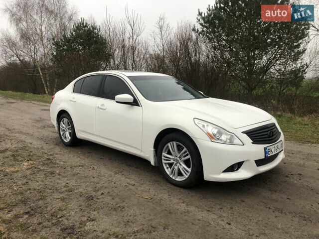 Білий Інфініті G25, об'ємом двигуна 2.5 л та пробігом 186 тис. км за 10800 $, фото 19 на Automoto.ua