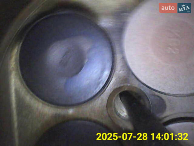 Белый Инфинити G25, объемом двигателя 2.5 л и пробегом 167 тыс. км за 9000 $, фото 10 на Automoto.ua