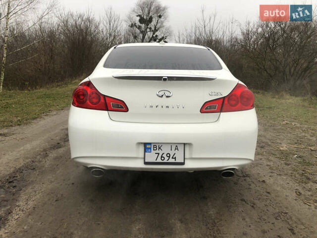 Білий Інфініті G25, об'ємом двигуна 2.5 л та пробігом 186 тис. км за 10800 $, фото 10 на Automoto.ua