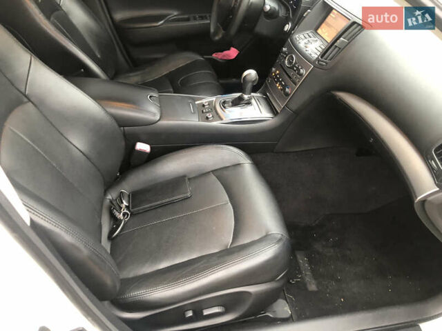 Білий Інфініті G25, об'ємом двигуна 2.5 л та пробігом 186 тис. км за 10800 $, фото 23 на Automoto.ua