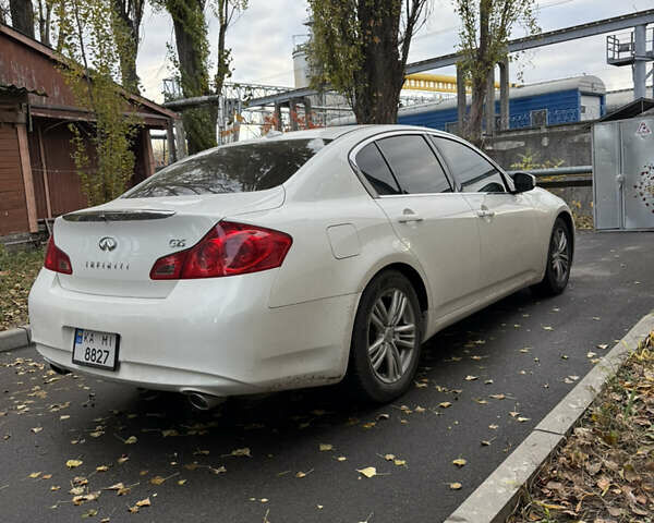 Белый Инфинити G25, объемом двигателя 2.5 л и пробегом 160 тыс. км за 11500 $, фото 4 на Automoto.ua