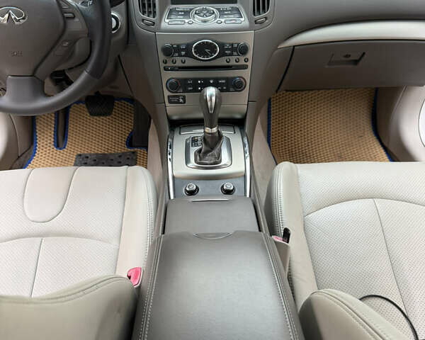 Белый Инфинити G25, объемом двигателя 2.5 л и пробегом 160 тыс. км за 11500 $, фото 22 на Automoto.ua