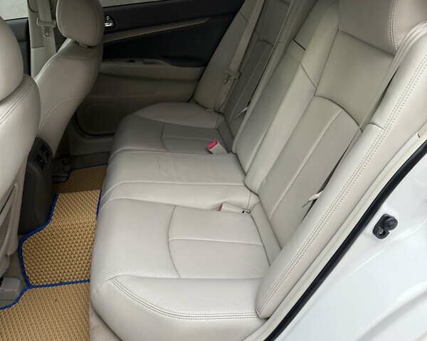 Белый Инфинити G25, объемом двигателя 2.5 л и пробегом 160 тыс. км за 11500 $, фото 27 на Automoto.ua