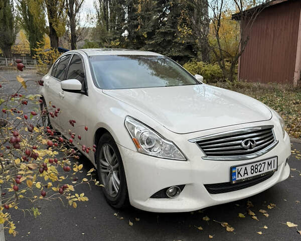 Белый Инфинити G25, объемом двигателя 2.5 л и пробегом 160 тыс. км за 11500 $, фото 1 на Automoto.ua