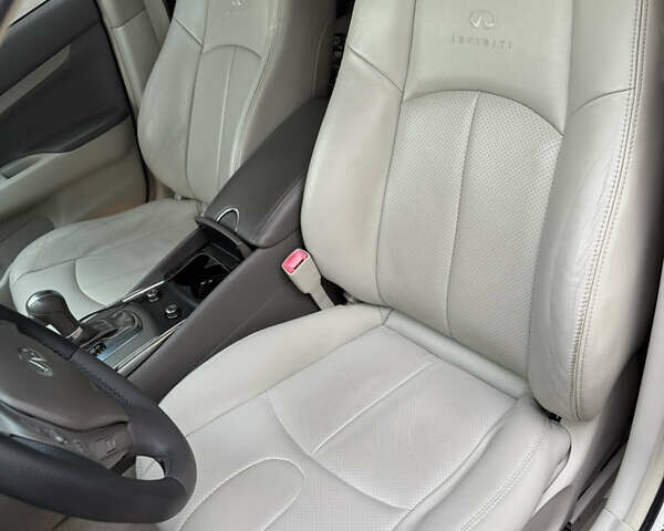 Белый Инфинити G25, объемом двигателя 2.5 л и пробегом 160 тыс. км за 11500 $, фото 12 на Automoto.ua