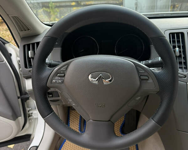 Белый Инфинити G25, объемом двигателя 2.5 л и пробегом 160 тыс. км за 11500 $, фото 19 на Automoto.ua