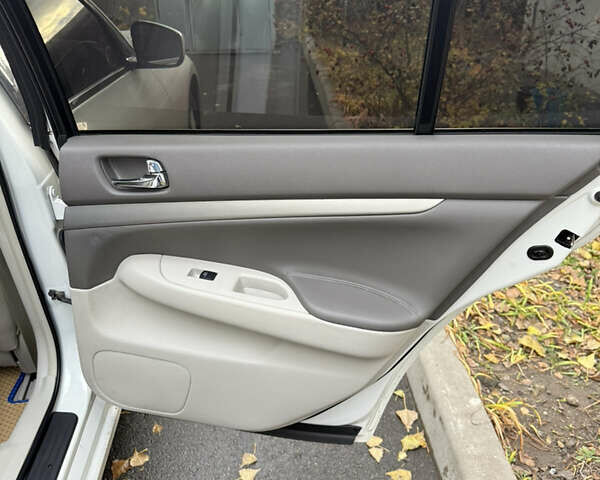 Белый Инфинити G25, объемом двигателя 2.5 л и пробегом 160 тыс. км за 11500 $, фото 24 на Automoto.ua