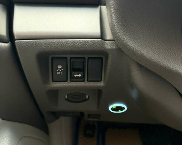 Белый Инфинити G25, объемом двигателя 2.5 л и пробегом 160 тыс. км за 11500 $, фото 18 на Automoto.ua