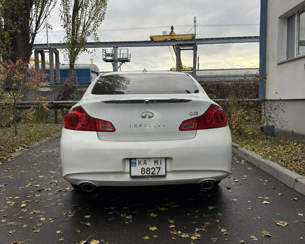 Белый Инфинити G25, объемом двигателя 2.5 л и пробегом 160 тыс. км за 11500 $, фото 6 на Automoto.ua