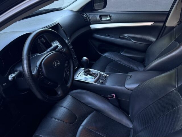 Черный Инфинити G25, объемом двигателя 2.5 л и пробегом 205 тыс. км за 9000 $, фото 8 на Automoto.ua
