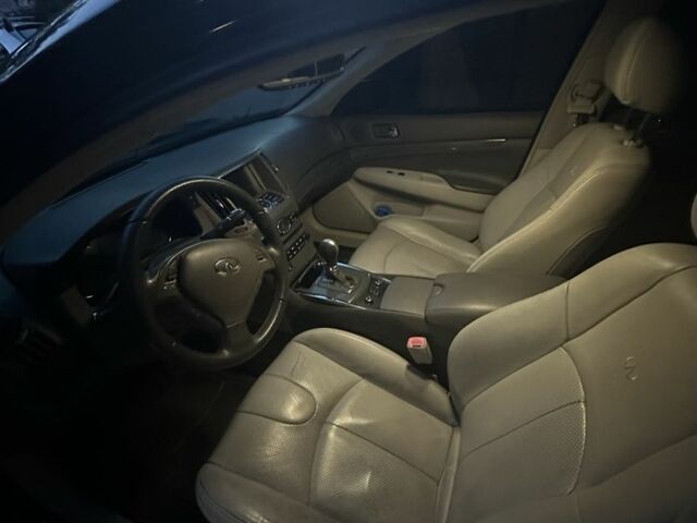 Черный Инфинити G25, объемом двигателя 2.5 л и пробегом 270 тыс. км за 9999 $, фото 4 на Automoto.ua