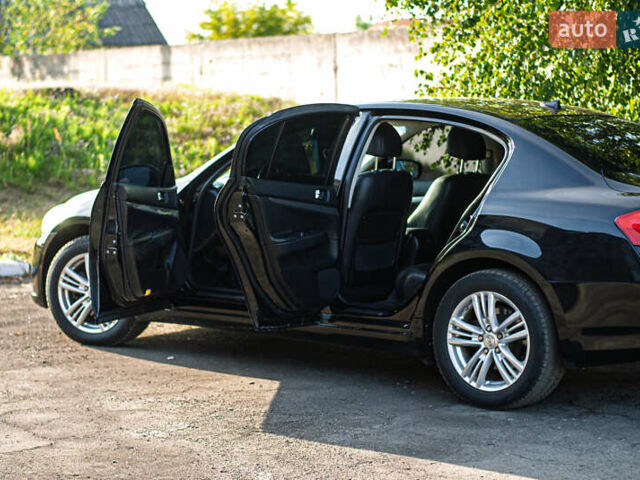 Черный Инфинити G25, объемом двигателя 2.5 л и пробегом 310 тыс. км за 8600 $, фото 4 на Automoto.ua