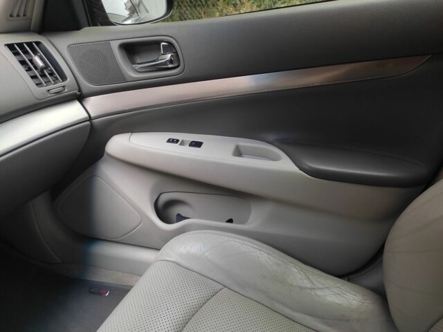 Черный Инфинити G25, объемом двигателя 2.5 л и пробегом 217 тыс. км за 7800 $, фото 3 на Automoto.ua