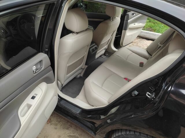 Черный Инфинити G25, объемом двигателя 2.5 л и пробегом 217 тыс. км за 7800 $, фото 7 на Automoto.ua