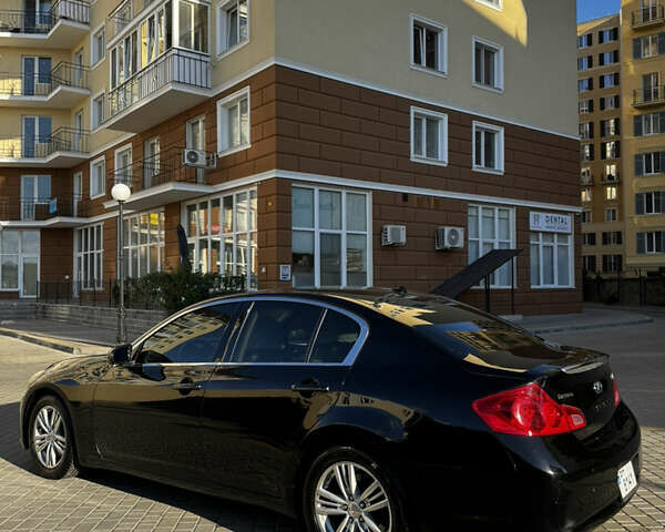 Черный Инфинити G25, объемом двигателя 2.5 л и пробегом 173 тыс. км за 10000 $, фото 1 на Automoto.ua