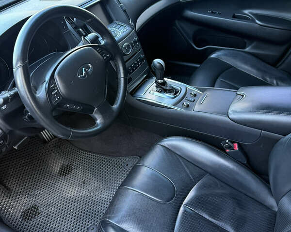 Чорний Інфініті G25, об'ємом двигуна 2.5 л та пробігом 173 тис. км за 10300 $, фото 8 на Automoto.ua