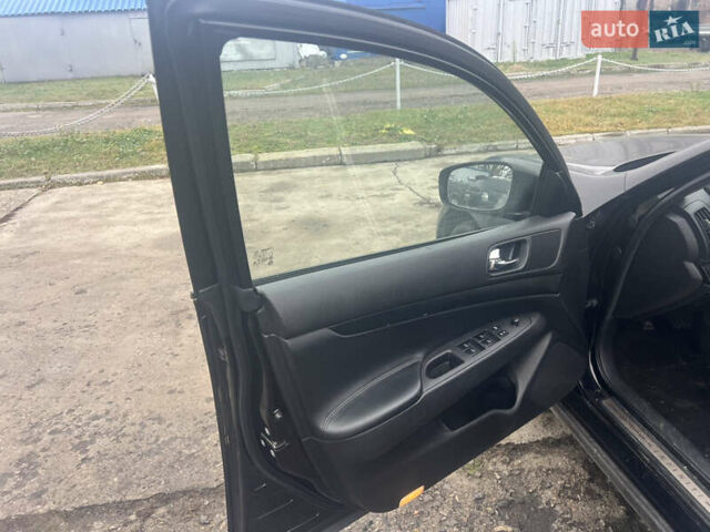 Чорний Інфініті G25, об'ємом двигуна 2.5 л та пробігом 182 тис. км за 7200 $, фото 11 на Automoto.ua