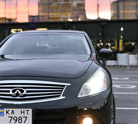 Черный Инфинити G25, объемом двигателя 2.5 л и пробегом 245 тыс. км за 11000 $, фото 4 на Automoto.ua