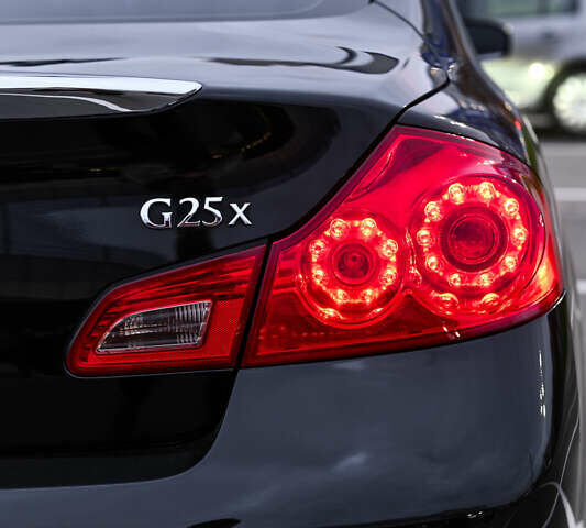 Черный Инфинити G25, объемом двигателя 2.5 л и пробегом 245 тыс. км за 11000 $, фото 14 на Automoto.ua