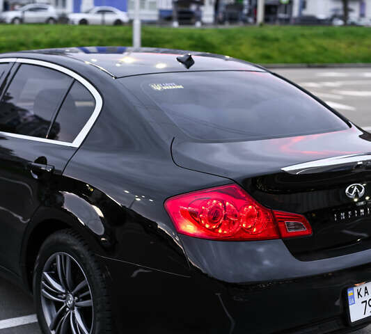 Черный Инфинити G25, объемом двигателя 2.5 л и пробегом 245 тыс. км за 11000 $, фото 12 на Automoto.ua