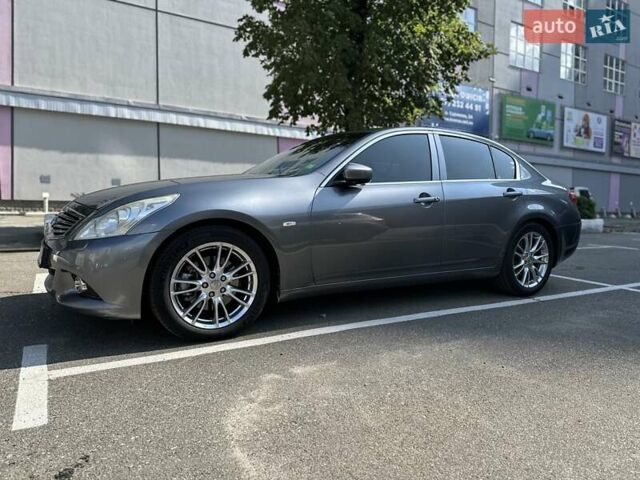 Сірий Інфініті G25, об'ємом двигуна 2.5 л та пробігом 181 тис. км за 10500 $, фото 5 на Automoto.ua