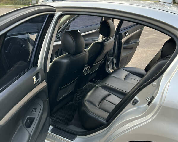 Серый Инфинити G25, объемом двигателя 2.5 л и пробегом 256 тыс. км за 9100 $, фото 13 на Automoto.ua