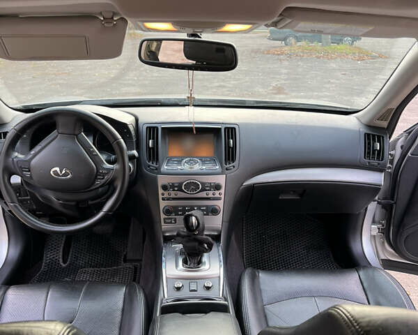 Серый Инфинити G25, объемом двигателя 2.5 л и пробегом 256 тыс. км за 9100 $, фото 15 на Automoto.ua