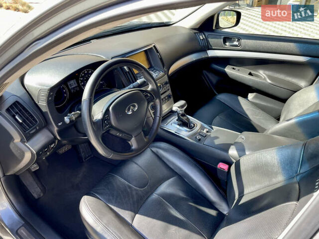 Серый Инфинити G25, объемом двигателя 2.5 л и пробегом 200 тыс. км за 10900 $, фото 9 на Automoto.ua
