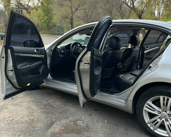 Серый Инфинити G25, объемом двигателя 2.5 л и пробегом 256 тыс. км за 9100 $, фото 11 на Automoto.ua