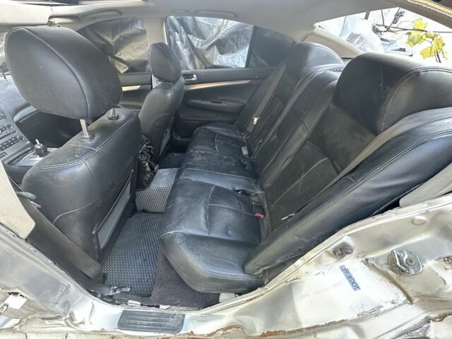 Серый Инфинити G25, объемом двигателя 2.5 л и пробегом 130 тыс. км за 2200 $, фото 6 на Automoto.ua