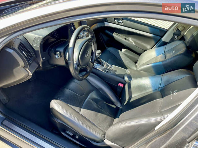 Серый Инфинити G25, объемом двигателя 2.5 л и пробегом 200 тыс. км за 10900 $, фото 11 на Automoto.ua