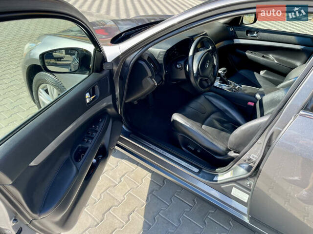 Серый Инфинити G25, объемом двигателя 2.5 л и пробегом 200 тыс. км за 10900 $, фото 10 на Automoto.ua