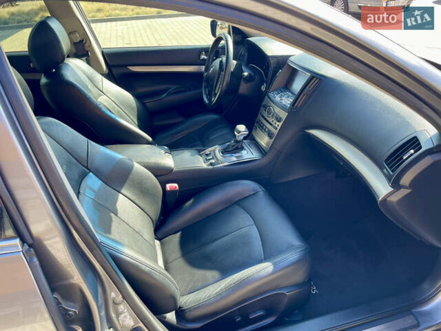 Серый Инфинити G25, объемом двигателя 2.5 л и пробегом 200 тыс. км за 10900 $, фото 13 на Automoto.ua