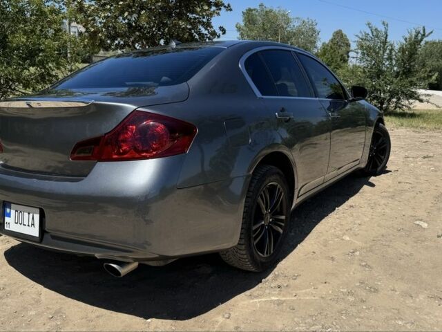 Серый Инфинити G25, объемом двигателя 2.5 л и пробегом 260 тыс. км за 9000 $, фото 3 на Automoto.ua