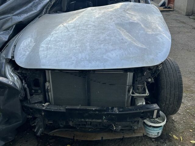 Серый Инфинити G25, объемом двигателя 2.5 л и пробегом 130 тыс. км за 2200 $, фото 3 на Automoto.ua