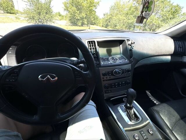 Серый Инфинити G25, объемом двигателя 2.5 л и пробегом 260 тыс. км за 9000 $, фото 5 на Automoto.ua