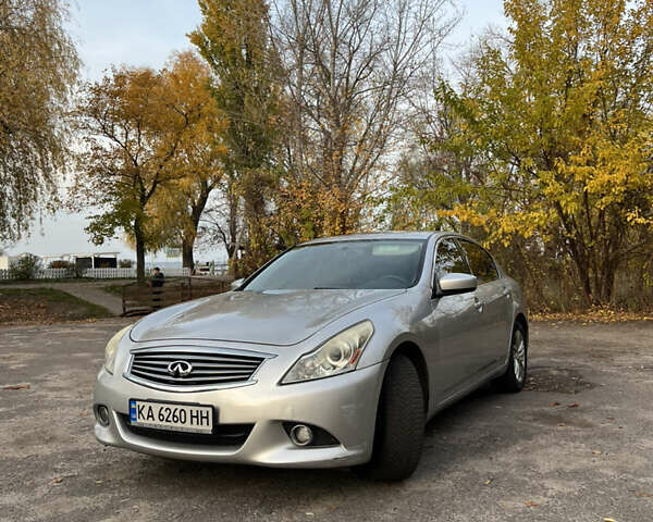 Серый Инфинити G25, объемом двигателя 2.5 л и пробегом 256 тыс. км за 9100 $, фото 3 на Automoto.ua